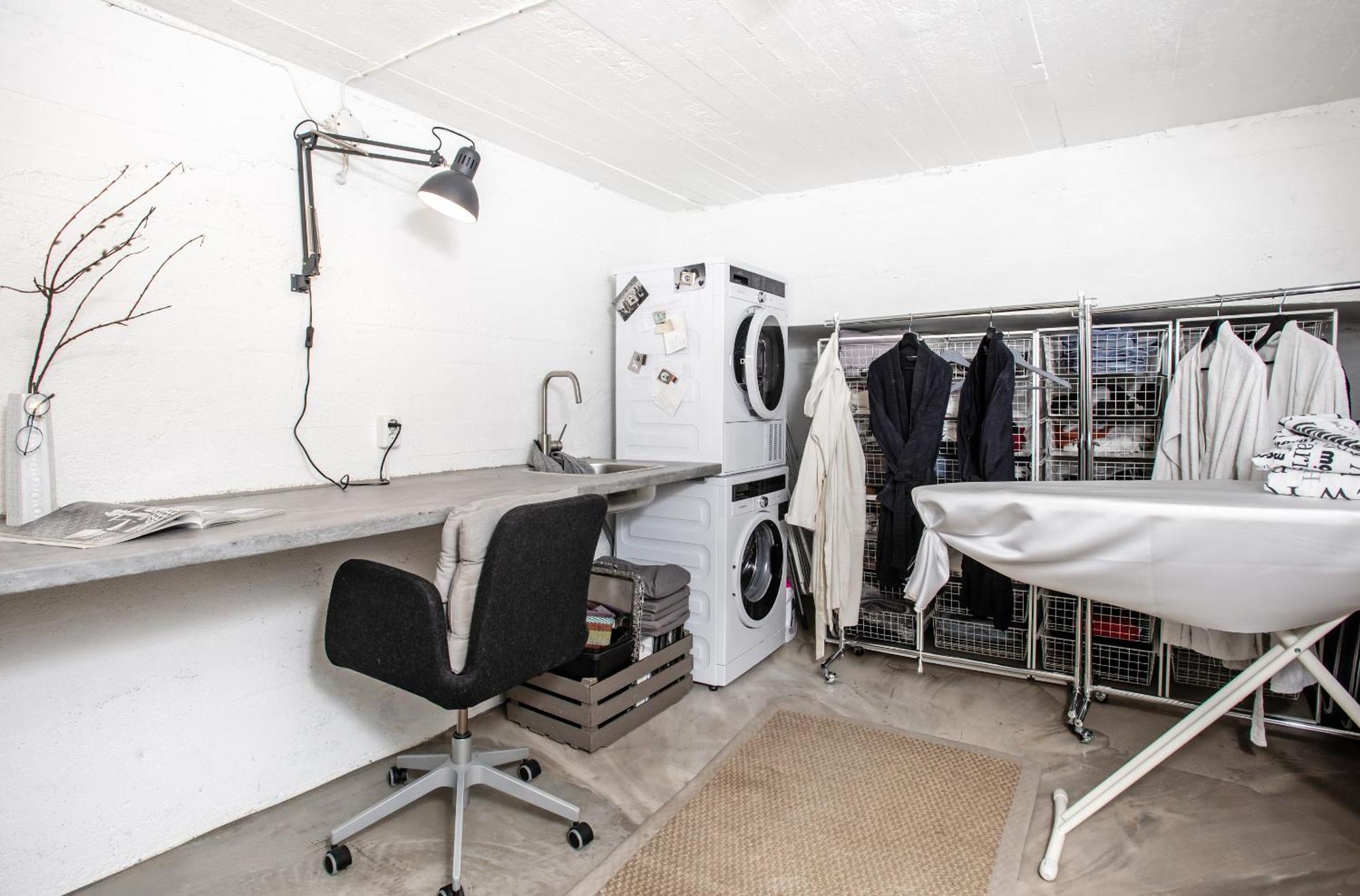 Vivante Basement Accommodation Порво Екстериор снимка