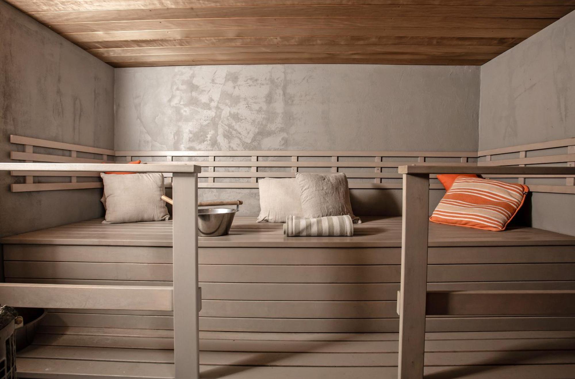 Vivante Basement Accommodation Порво Екстериор снимка