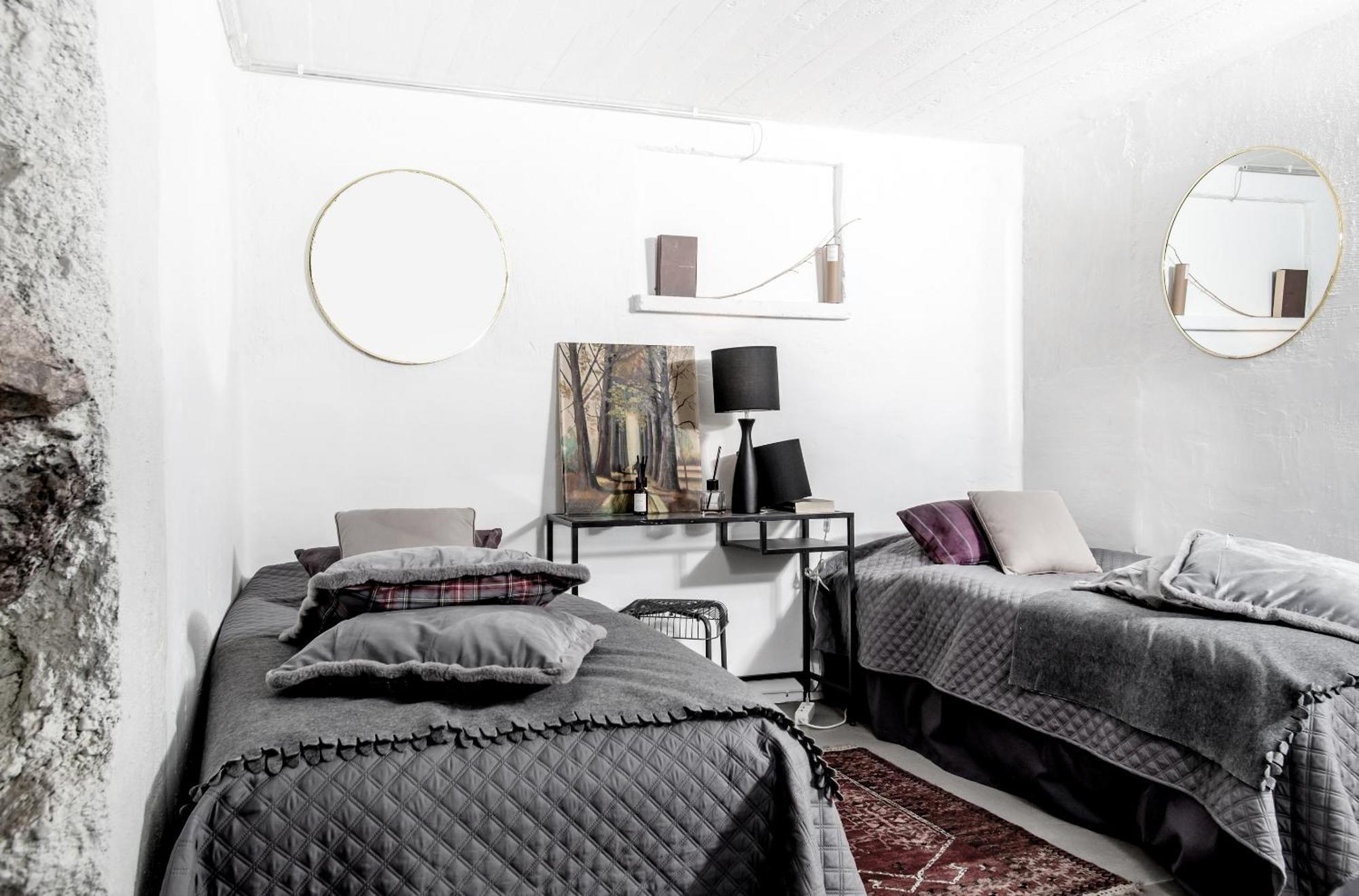 Vivante Basement Accommodation Порво Екстериор снимка