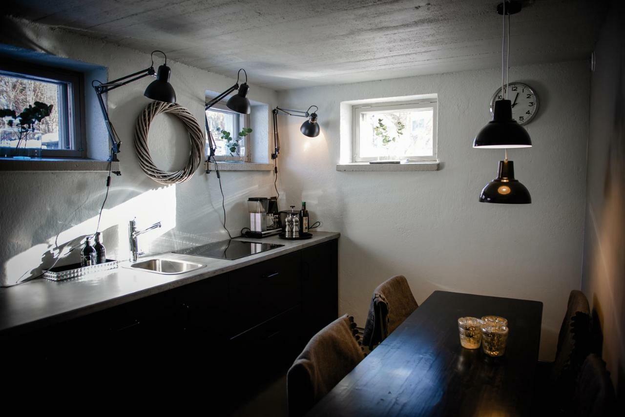 Vivante Basement Accommodation Порво Екстериор снимка